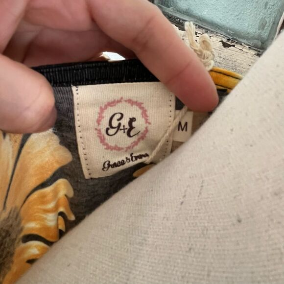 NWT Adorable Sunflower T-Shirt Dress - Picture 9 of 9